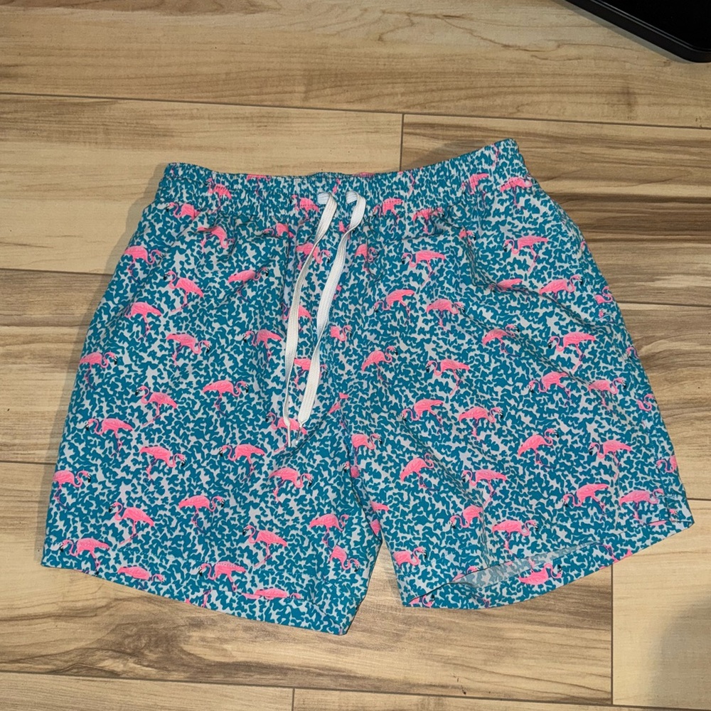 Chubbies Swim Trunks “The Domingos Are For Flamingos” 5.5 inseam Size Large